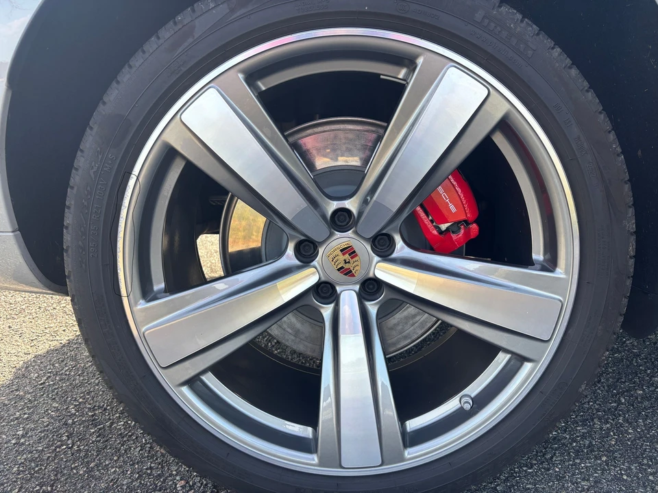 2022 Porsche Macan GTS - Image 16 of 20