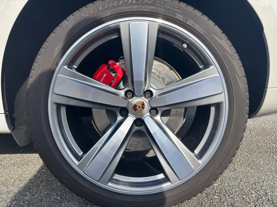 2022 Porsche Macan GTS - Image 17 of 20