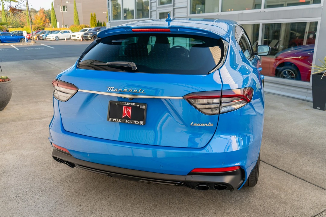 2022 Maserati Levante - Image 6 of 21