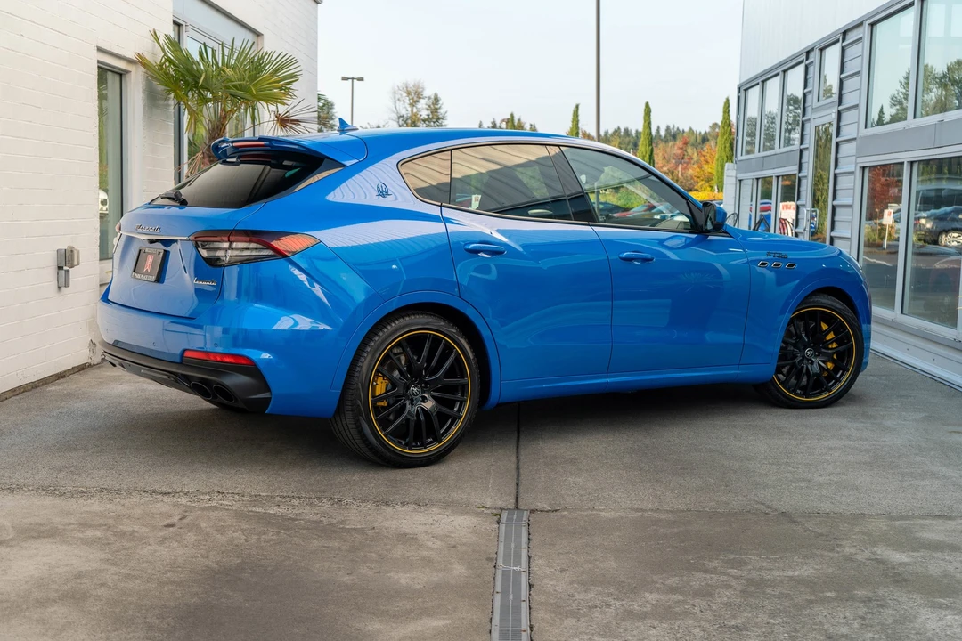 2022 Maserati Levante - Image 8 of 21