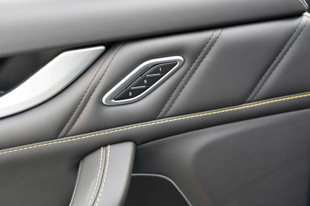2022 Maserati Levante - Image 15 of 21