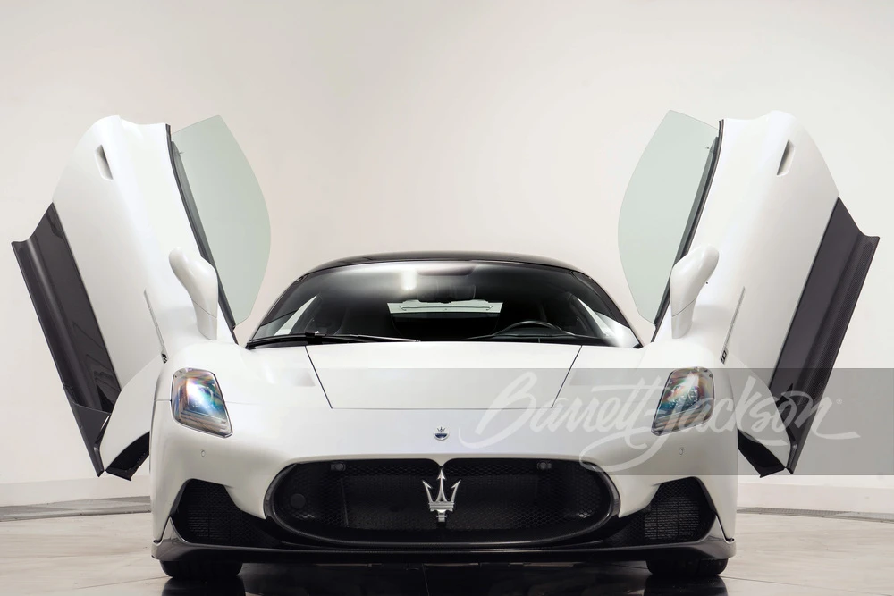 2022 Maserati MC20 - Image 16 of 22