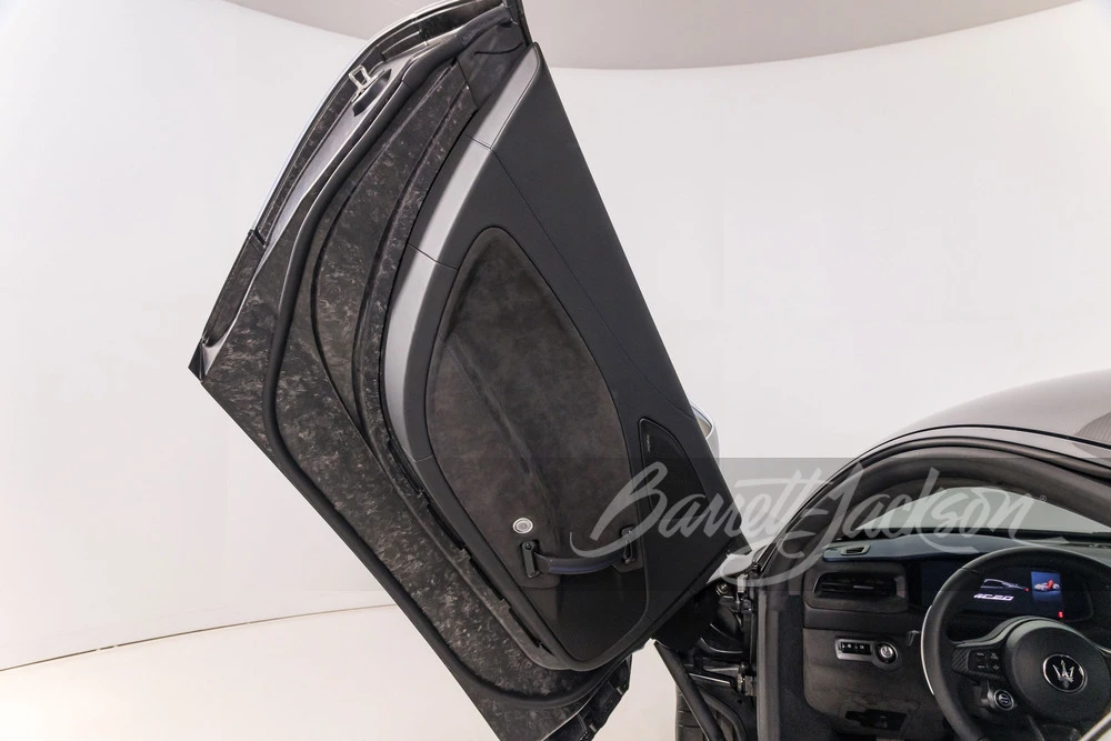 2022 Maserati MC20 - Image 22 of 31