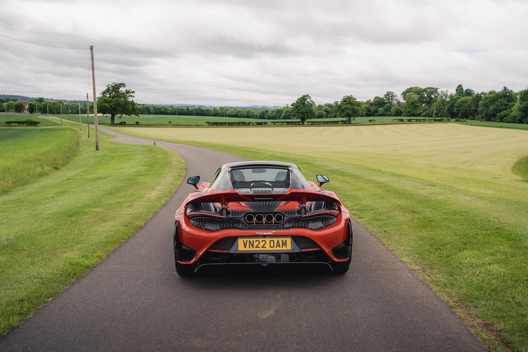 2022 McLaren 765LT Spider - Image 15 of 31