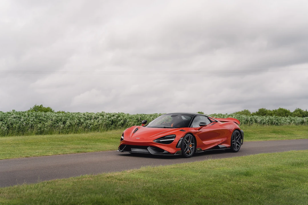 2022 McLaren 765LT Spider - Image 25 of 31