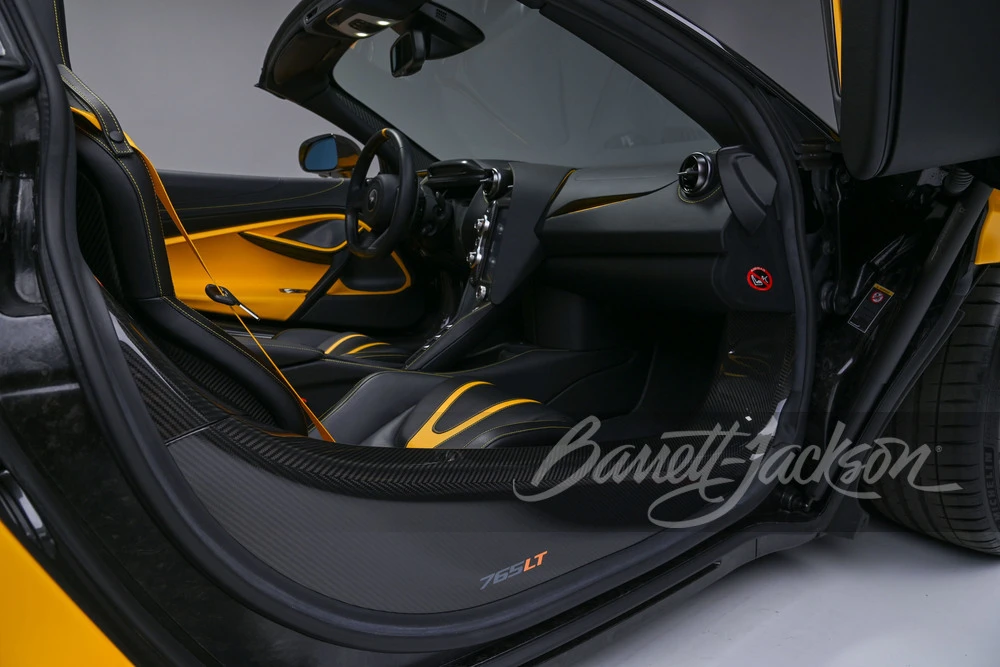 2022 McLaren 765LT Spider - Image 27 of 31