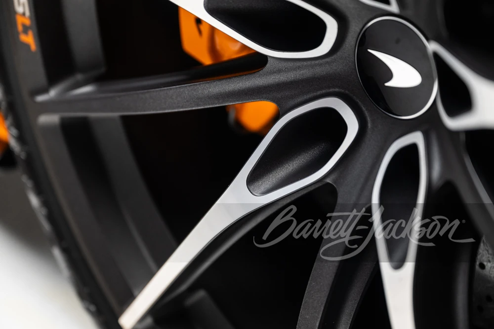 2022 McLaren 765LT Spider - Image 13 of 30