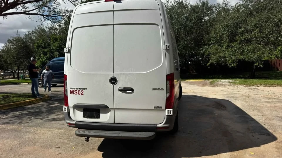 2022 Mercedes-Benz VS30 Sprinter - Image 4 of 9