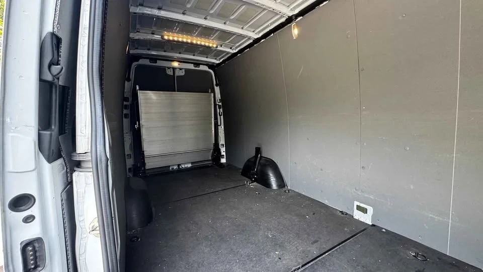2022 Mercedes-Benz VS30 Sprinter - Image 8 of 9