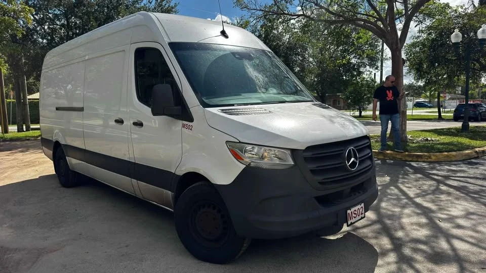 2022 Mercedes-Benz VS30 Sprinter - Image 2 of 9