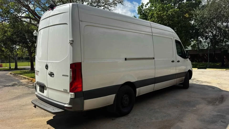 2022 Mercedes-Benz VS30 Sprinter - Image 3 of 9