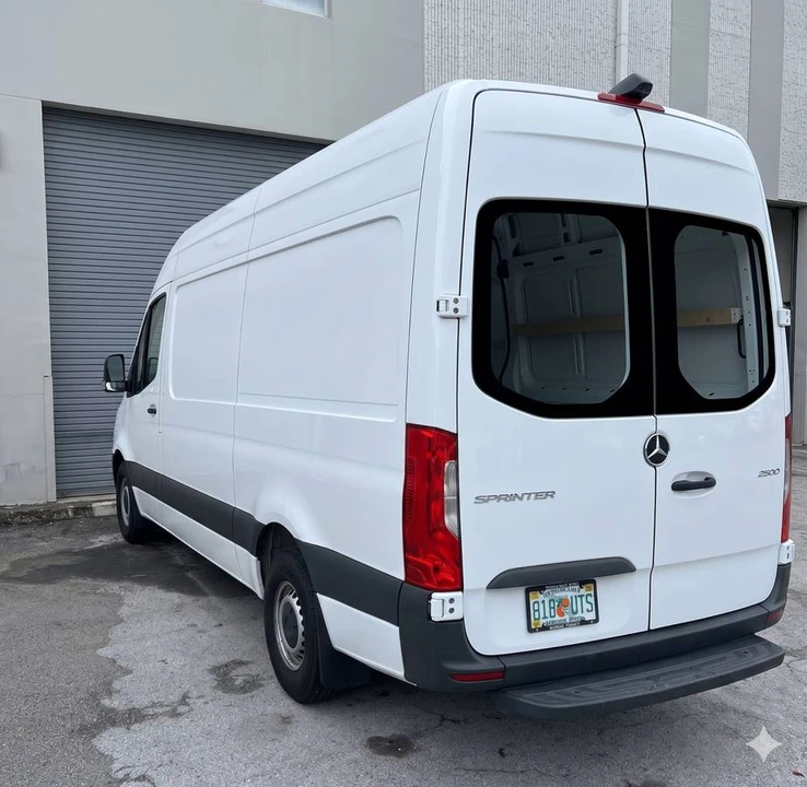2022 Mercedes-Benz VS30 Sprinter - Image 2 of 5