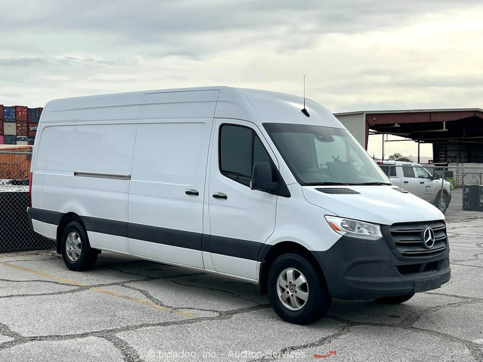 2022 Mercedes-Benz VS30 Sprinter - Image 2 of 12