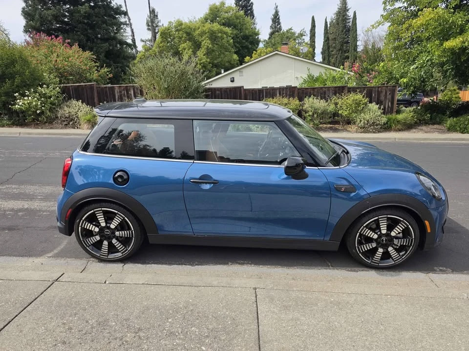 2022 Mini Mini 3rd Gen - Image 2 of 4