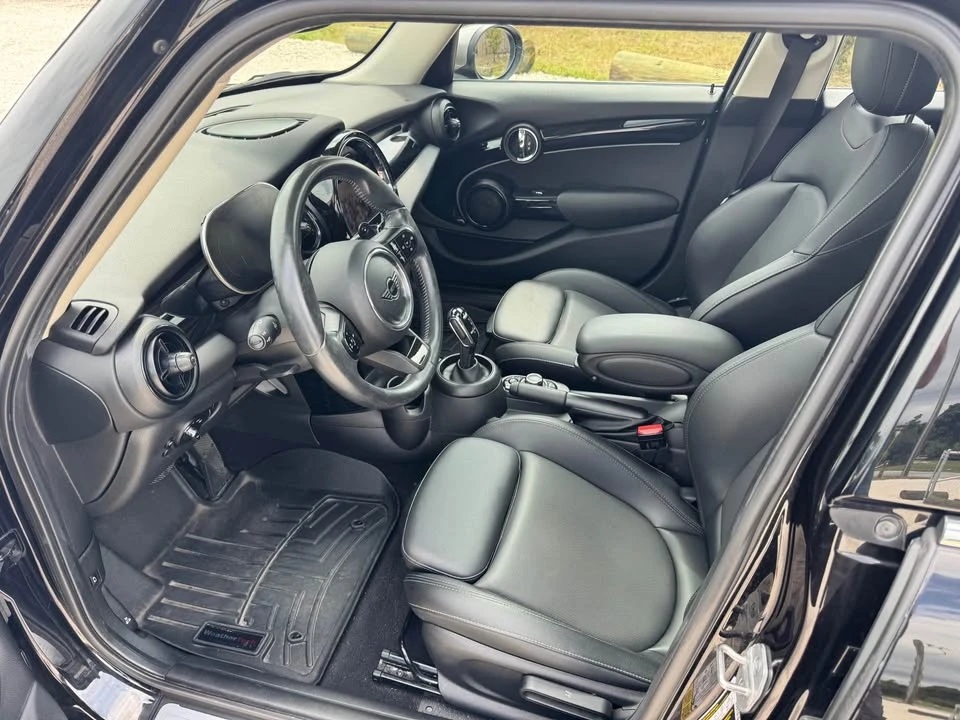 2022 Mini Mini Cooper S 3rd Gen - Image 9 of 17