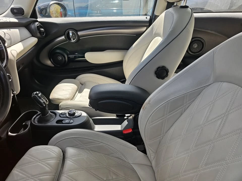 2022 Mini Mini Cooper S 3rd Gen - Image 3 of 4