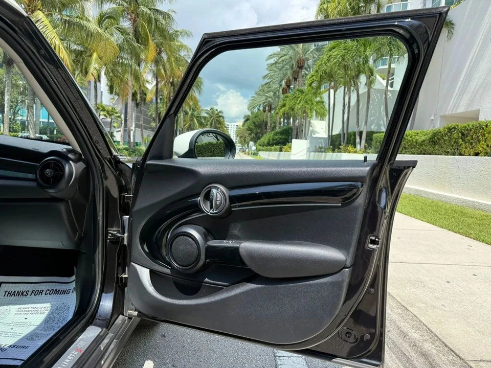 2022 Mini Mini Cooper S 3rd Gen - Image 11 of 12