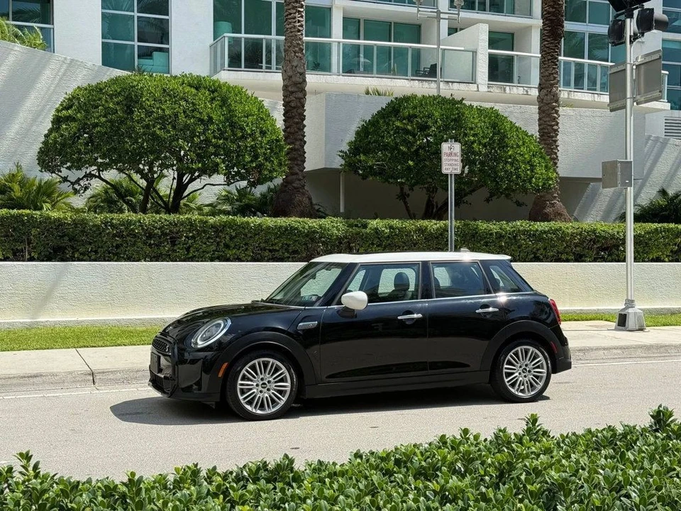 2022 Mini Mini Cooper S 3rd Gen - Image 10 of 12