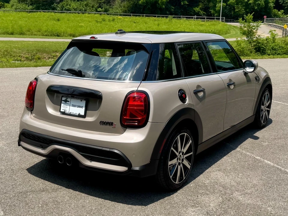 2022 Mini Mini Cooper S 3rd Gen - Image 3 of 12