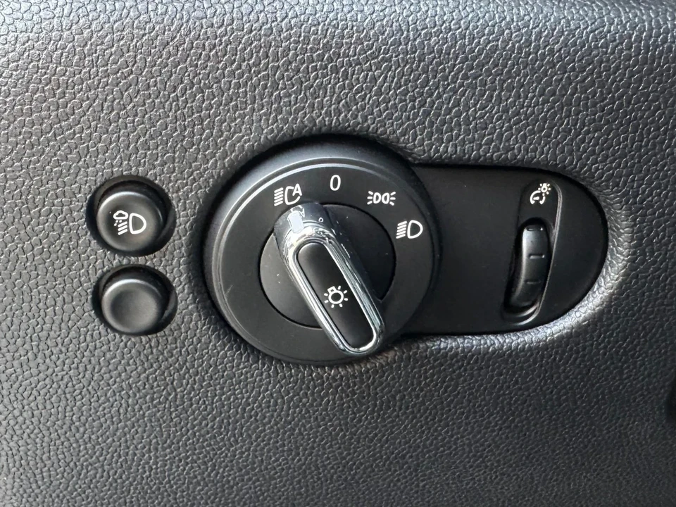 2022 Mini Mini Cooper S 3rd Gen - Image 18 of 21