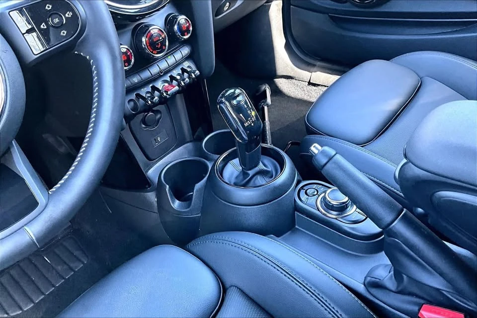 2022 Mini Mini Cooper S 3rd Gen - Image 13 of 19