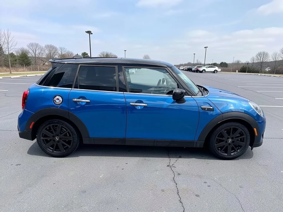 2022 Mini Mini Cooper S 3rd Gen - Image 8 of 20