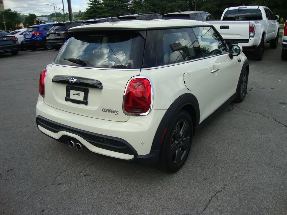 2022 Mini Mini Cooper S 3rd Gen - Image 15 of 18