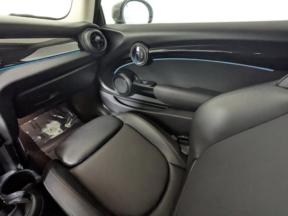 2022 Mini Mini Cooper S 3rd Gen - Image 5 of 6