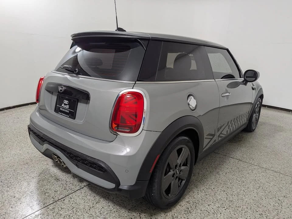 2022 Mini Mini Cooper S 3rd Gen - Image 6 of 10