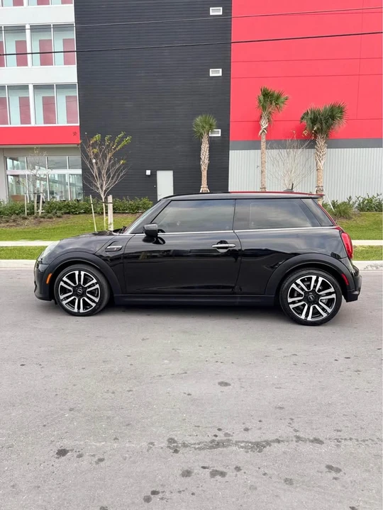 2022 Mini Mini Cooper S 3rd Gen - Image 8 of 10