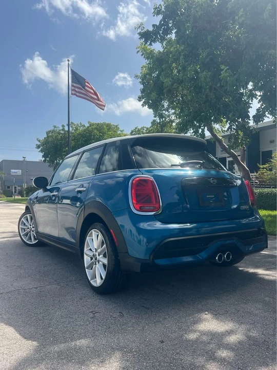 2022 Mini Mini 3rd Gen - Image 2 of 9