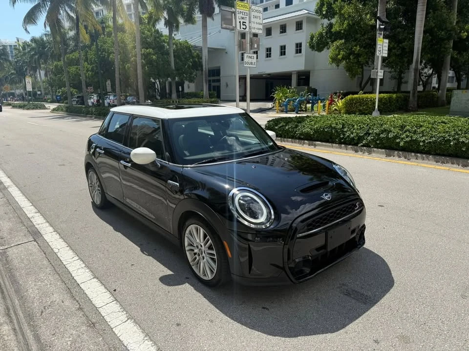 2022 Mini Mini Cooper S 3rd Gen - Image 3 of 19