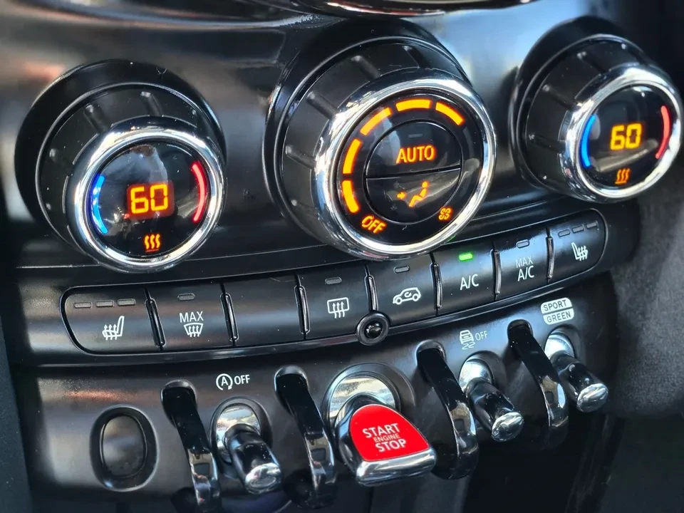 2022 Mini Mini Cooper S 3rd Gen - Image 11 of 12