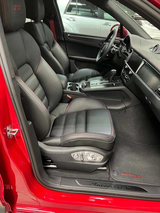 2022 Porsche Macan GTS - Image 21 of 24