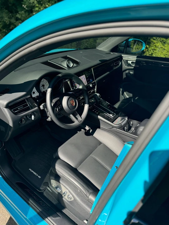 2022 Porsche Macan GTS - Image 10 of 18