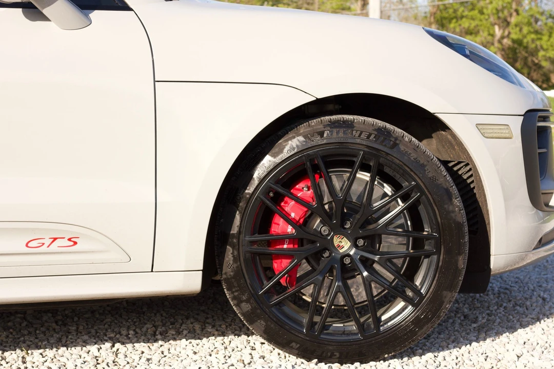 2022 Porsche Macan GTS - Image 11 of 24