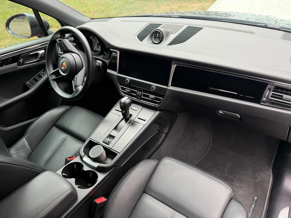 2022 Porsche Macan S - Image 8 of 14