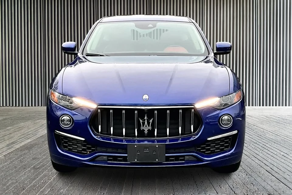2022 Maserati Levante - Image 2 of 17