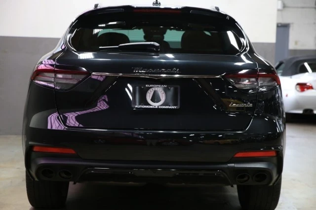 2022 Maserati Levante - Image 5 of 21