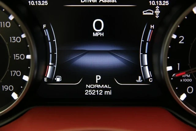 2022 Maserati Levante - Image 7 of 21