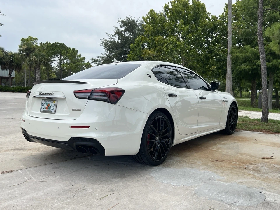 2022 Maserati Ghibli 3rd Gen - Image 16 of 17