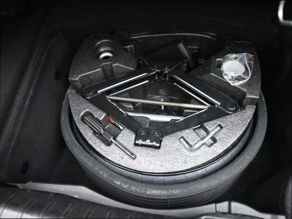 2022 Maserati Ghibli 3rd Gen - Image 11 of 19