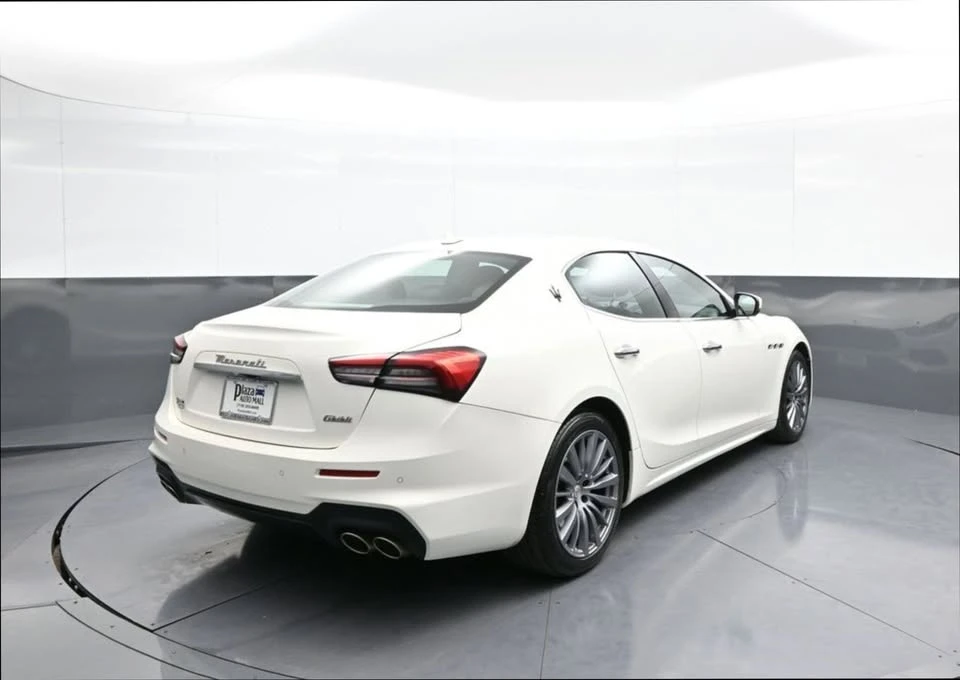 2022 Maserati Ghibli 3rd Gen - Image 15 of 19