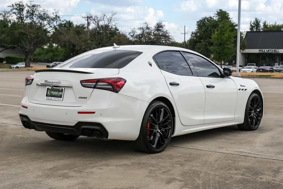 2022 Maserati Ghibli 3rd Gen - Image 16 of 18