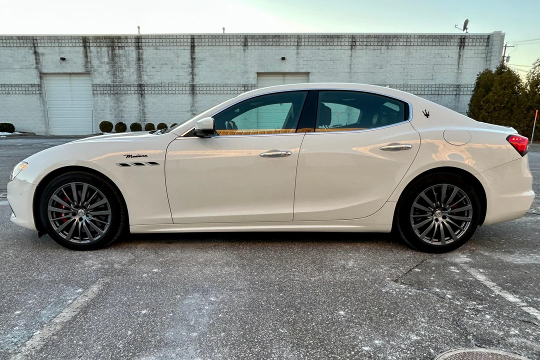 2022 Maserati Ghibli 3rd Gen - Image 3 of 31