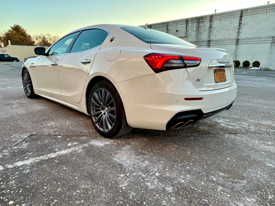 2022 Maserati Ghibli 3rd Gen - Image 9 of 31