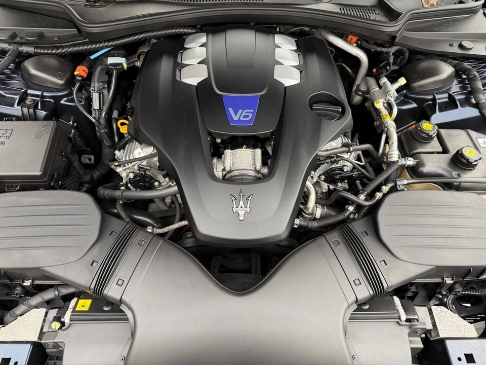 2022 Maserati Ghibli 3rd Gen - Image 12 of 21