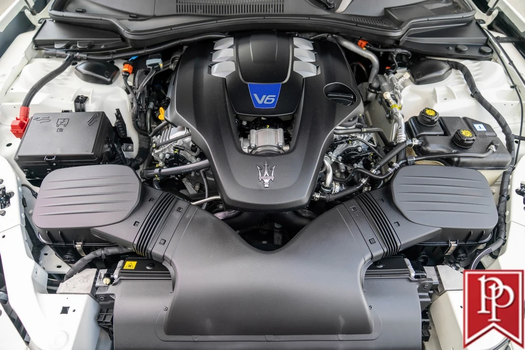 2022 Maserati Ghibli 3rd Gen - Image 15 of 21