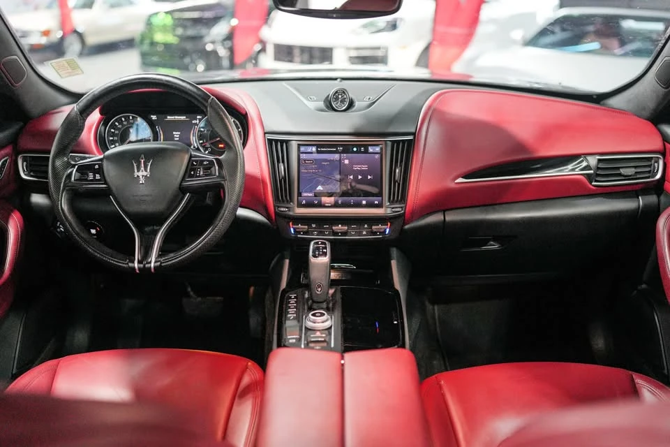 2022 Maserati Levante - Image 12 of 13