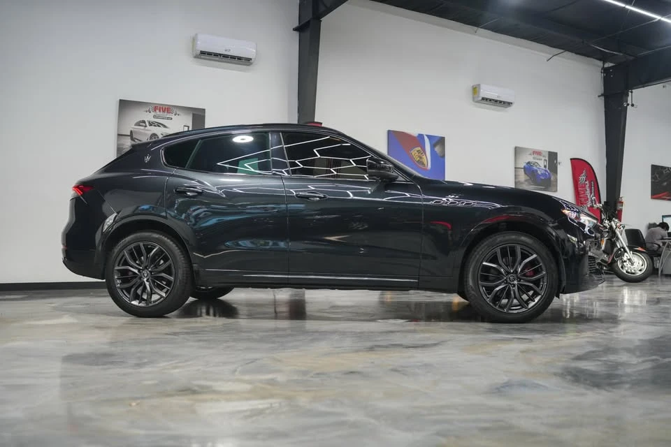 2022 Maserati Levante - Image 8 of 13